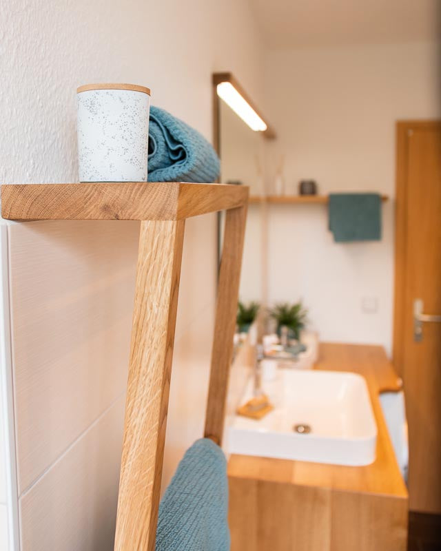 Accessoires fürs Badezimmer in Eiche