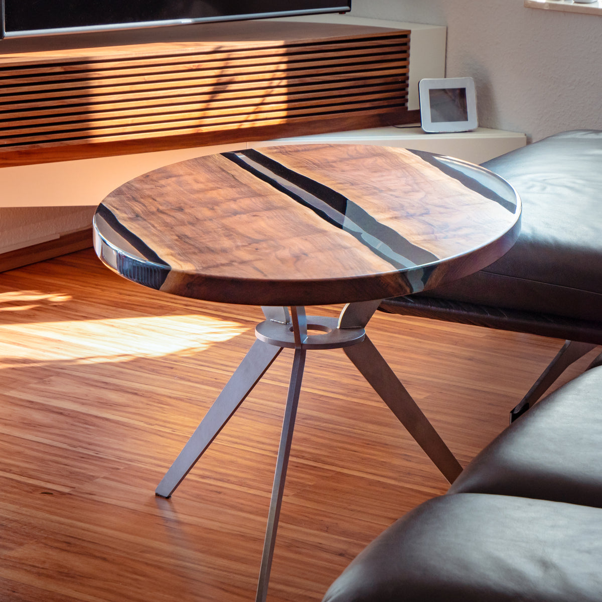 Couchtisch Epoxy Epoxidharz Nussbaum