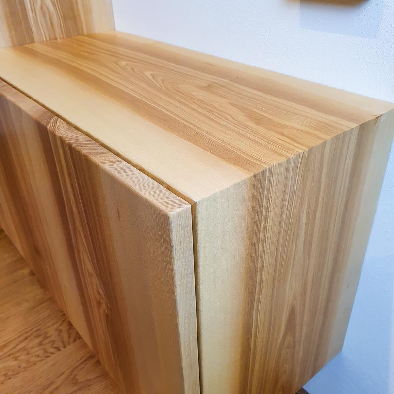 Flurmöbel: Garderobe & Schuhschrank aus Kernesche