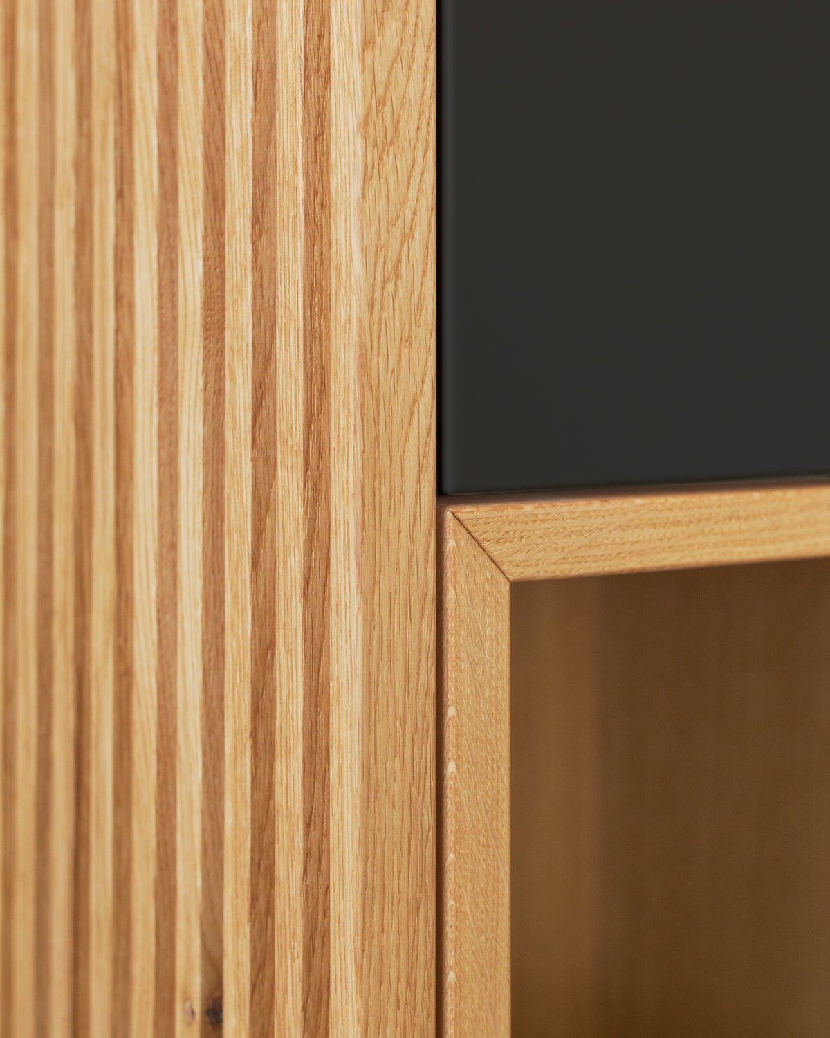 Highboard in Eiche schwarz