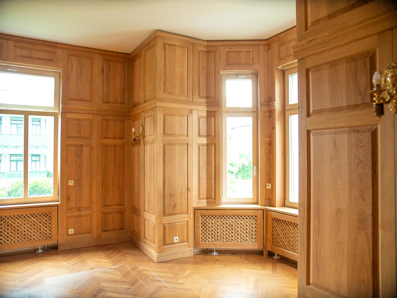 Wandvertäfelung in massiver Eiche
