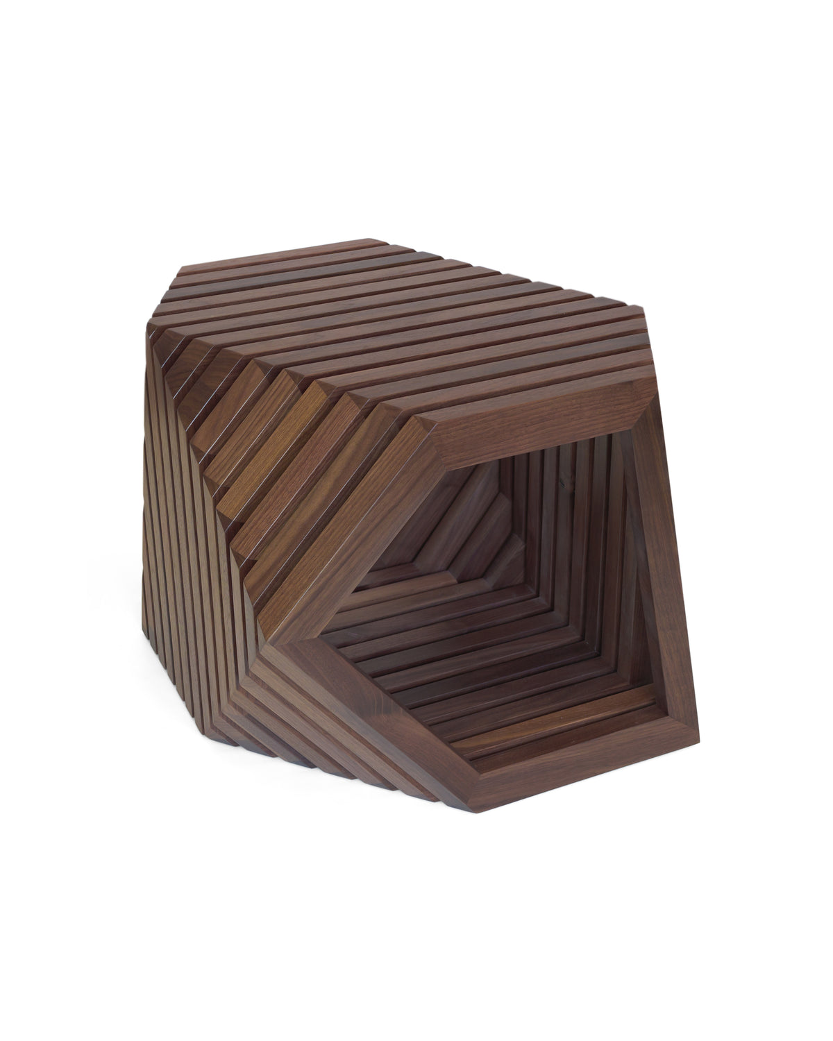 Hocker in Nussbaumholz