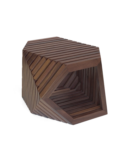 Hocker in Nussbaumholz